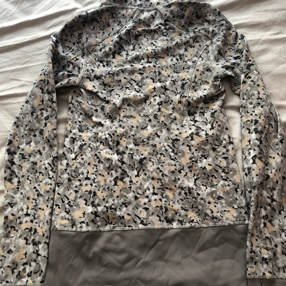 Lululemon nice asana jacket - Picture 3 of 4